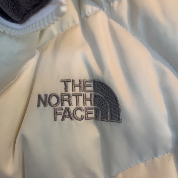 NorthFace Dowm Vest - Picture 4 of 11